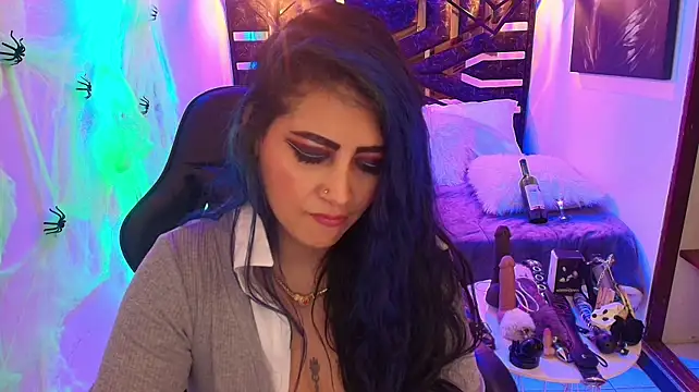 scarleth_blue