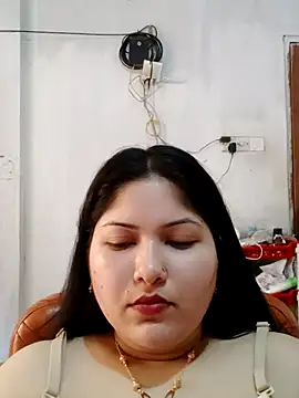 Nusrat-N live cam on StripChat