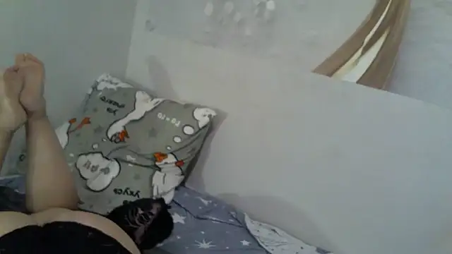 AgilaMipo live cam on StripChat