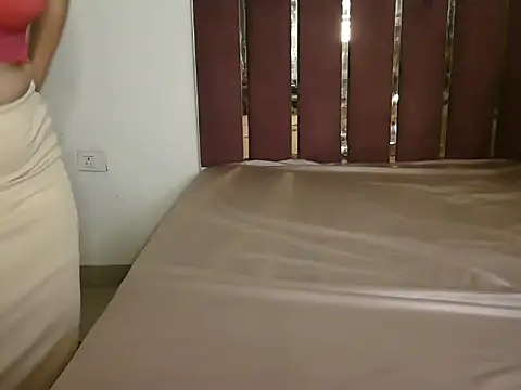 Naughtykavya_ live cam on StripChat