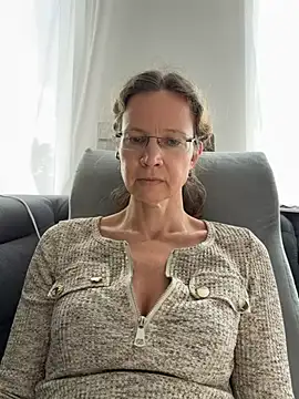 AnnikaRose live cam on StripChat