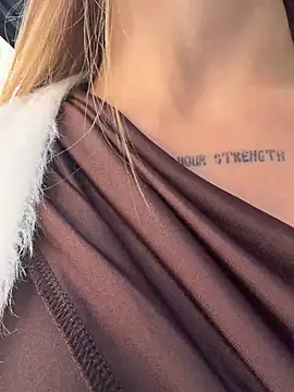 streetsquirt (Ask my age) - play with pussy over panties in public