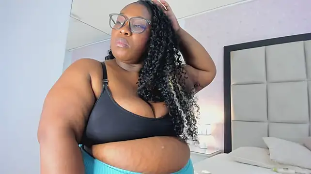 TreisyVixen