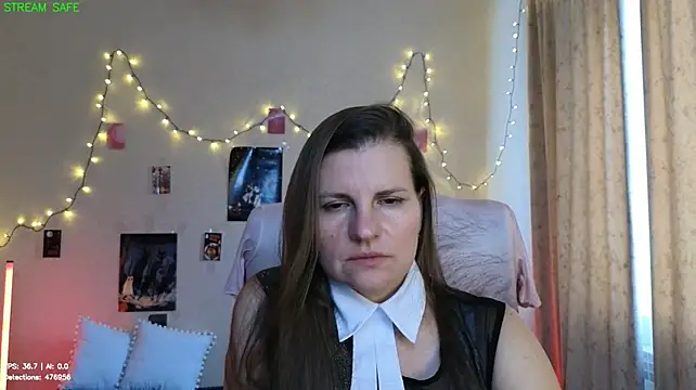 Mirabelle_Velvet live cam on StripChat