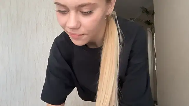 Glamorforyou live cam on StripChat