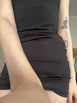 VelwetNoir live cam on StripChat
