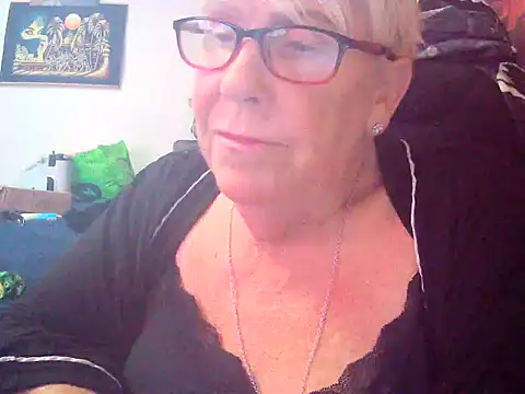 Playful_MILF_Demi
