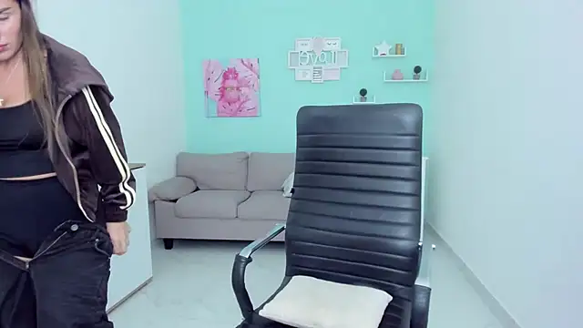LaraSmelal
