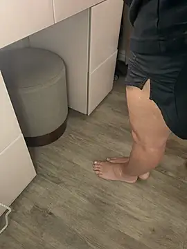 Meet_My_Feet-xox live cam on StripChat