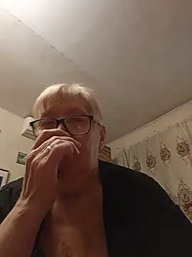 Molli1408 live cam on StripChat