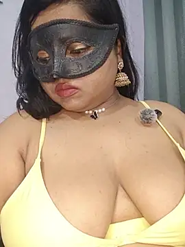 BigAssAyeaha live cam on StripChat