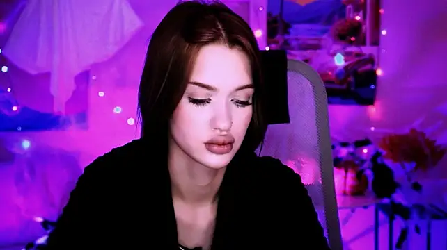 AngelaHolmes live cam on StripChat