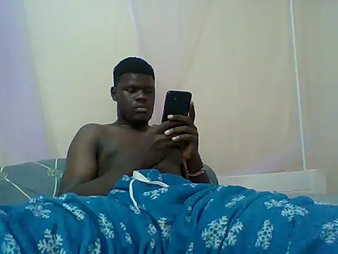 Taller_dark live cam on StripChat