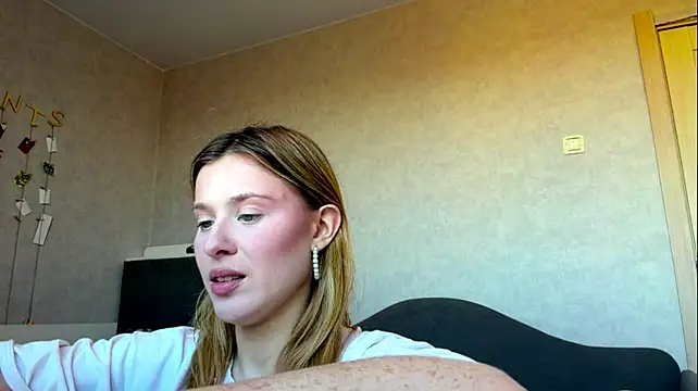 TawnyaMaga webcam