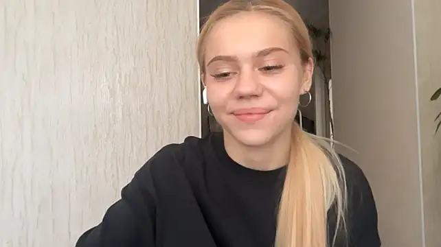 Glamorforyou live cam on StripChat