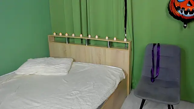 LeticiaRomano live cam on StripChat