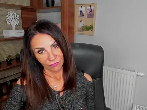 AlizeeSensual live cam on StripChat