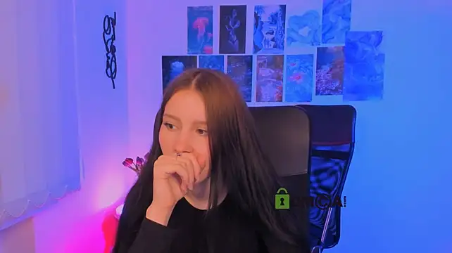 helena_so_shyy