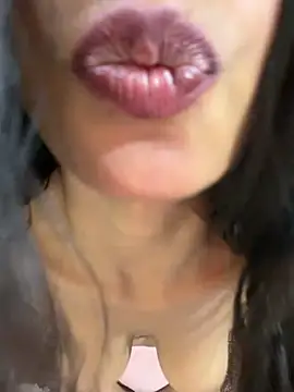 Alice_here_ live cam on StripChat