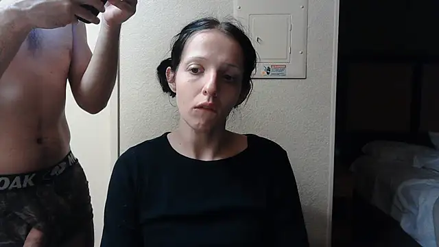 Tongueandthroat live cam on StripChat