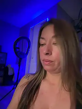 MiraKisss live cam on StripChat