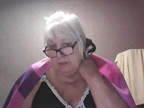 Alexia64231 live cam on StripChat