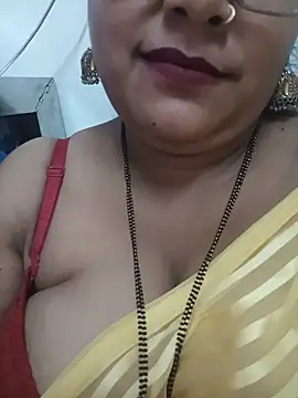 Nyra-23 live cam on StripChat