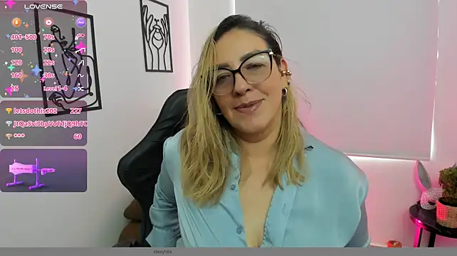 steisyhills live cam on StripChat