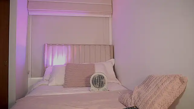 ArianaReynoldss