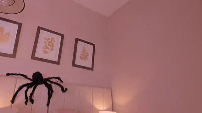 zoe_sky_