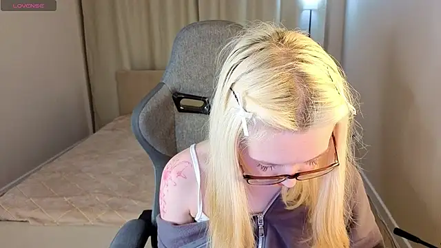 mollyy_snow