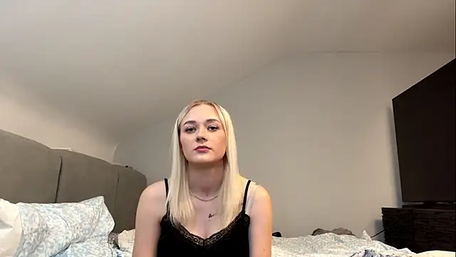 RoseSexyBlonde