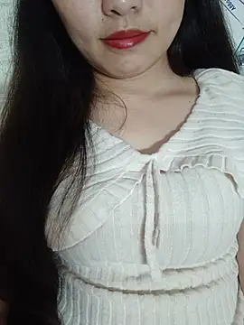 Cherry-squirtt live cam on StripChat