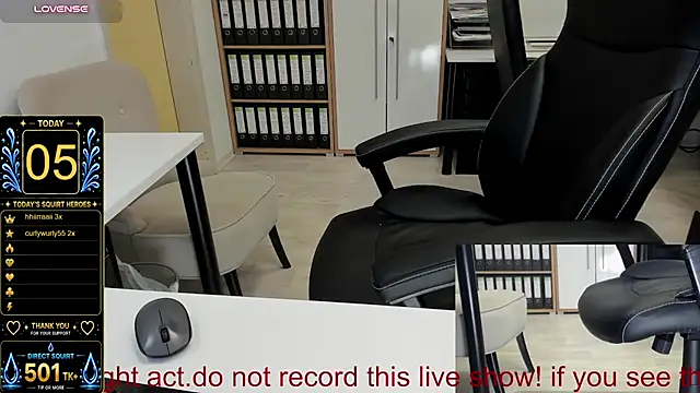 squirt_milf_viktoria live cam on StripChat
