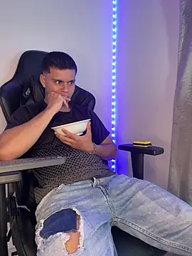 Liam_Mateo live cam on StripChat