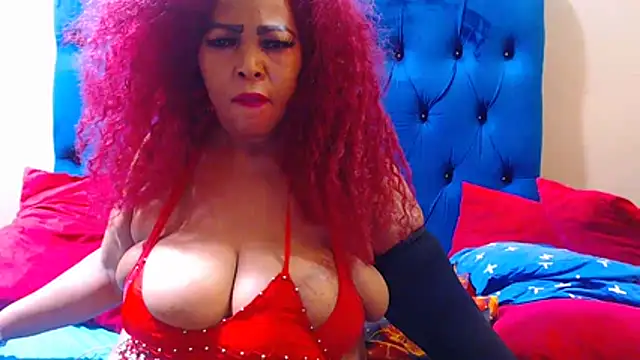 ebonycandy10 live cam on StripChat