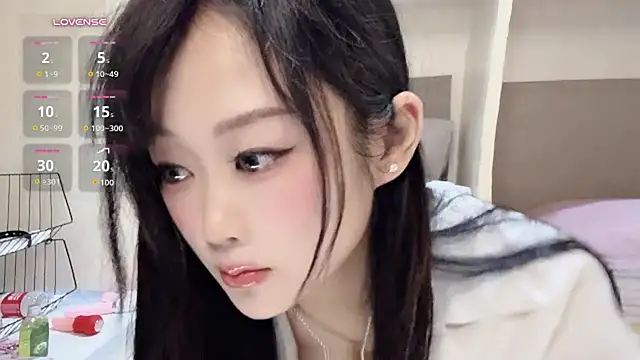 yueyue2003 Live Webcam on Stripchat