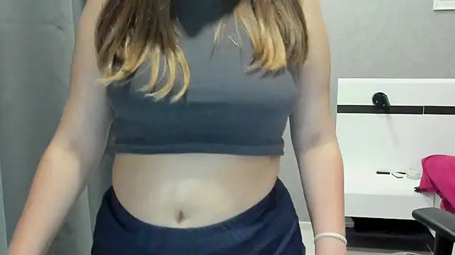 Mia_shy1 smooth pussy cam room