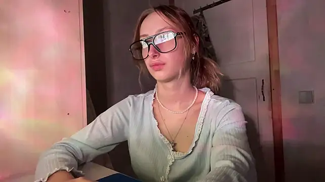 AleneLaurente dirty talk room online