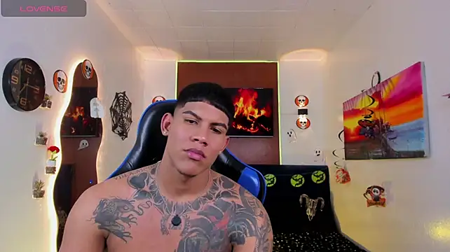 Damian_latinxxx live cam on StripChat