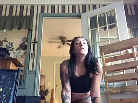 xnaomifox live cam on StripChat