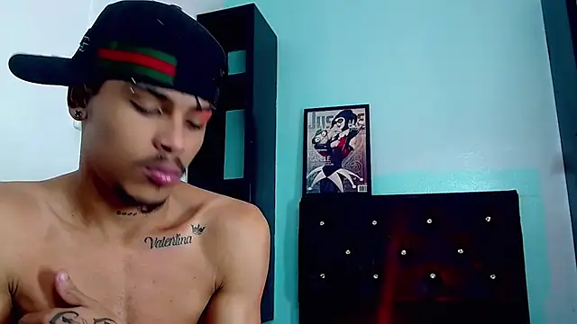 Angel_foxc13 on Stripchat