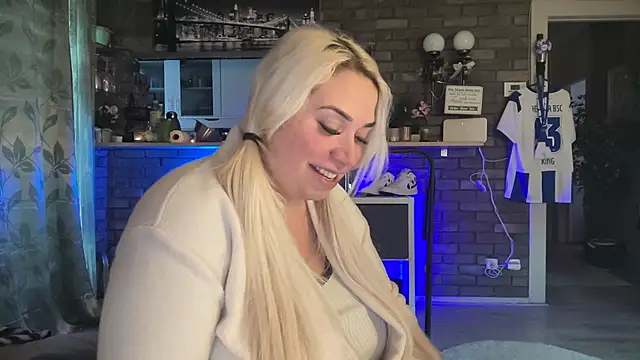Monageil live cam on StripChat