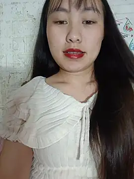 Cherry-squirtt live cam on StripChat