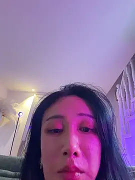 Chineseladyboy live cam on StripChat