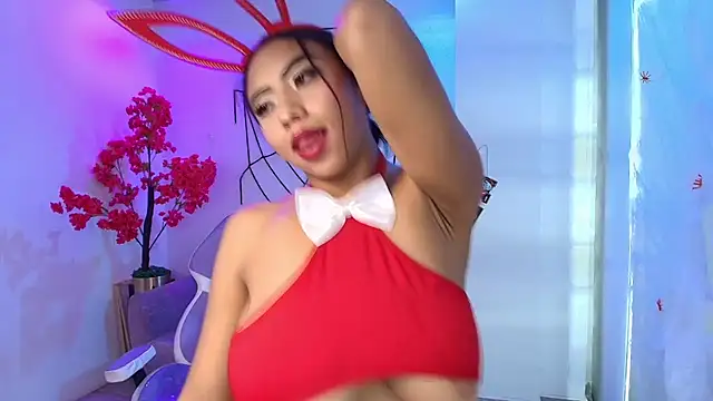 Chloe_hyde live cam on StripChat