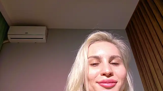 baeonlive live cam on StripChat