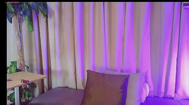 Mila_white1