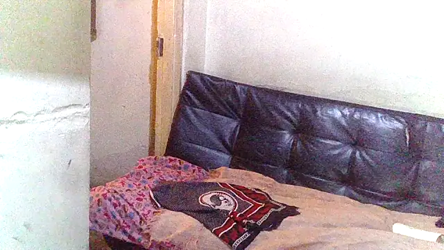 Nikistickyxx25
