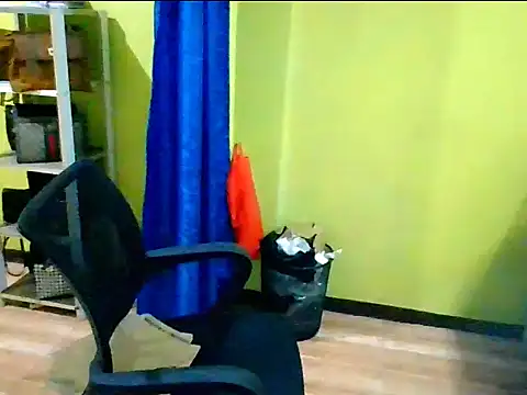 JuicyFoxCock